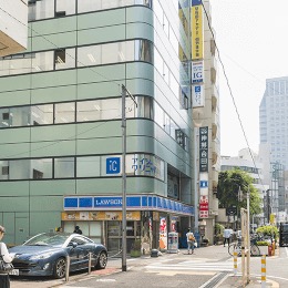 JR新宿駅南口から徒歩3分:クリニックまでの道順