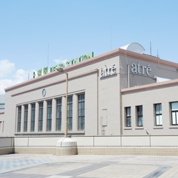 JR渋谷駅・南改札を出て、改札を背に右手方面へ進みます。
